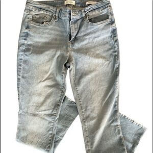 - Jessica Simpson relaxed skinny crop jeans for sale. Like new condition